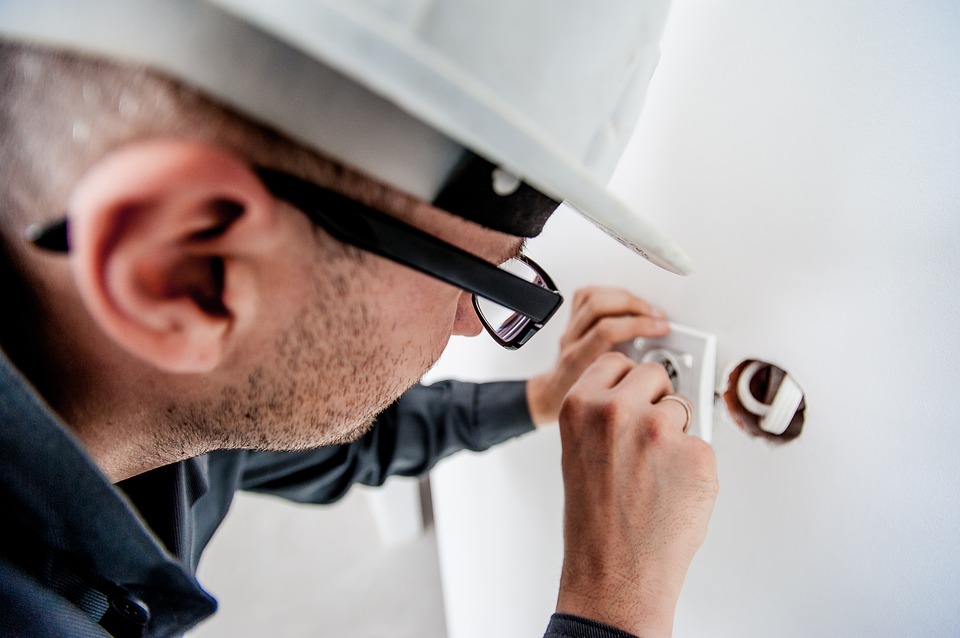 iStock electrician (2).jpg